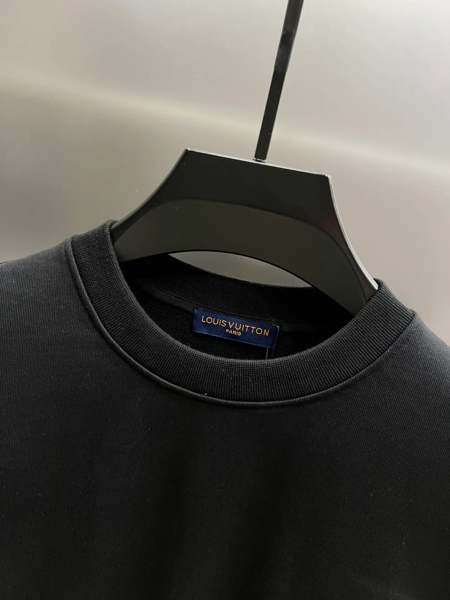 🅿️290 1v Louis* 2025 autumn and winter new style, customized 430g double yarn fabric, round neck long-sleeved sweatshirt, colorful three-dimensional towel embroidery design, high-end version! The same loose version for men and women S M L XL XXL five sizes color black white